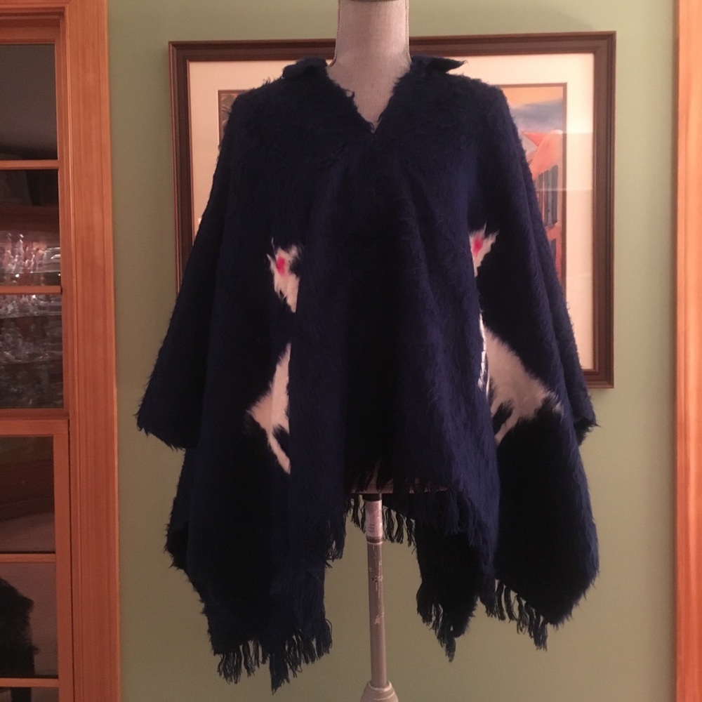 Alpaca wool navy poncho with llamas